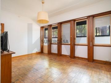 T8 com 190m2 + Piso adicional | Áreas Generosas | 2 Garagens | Coimbra Zona Universidade / CHUC