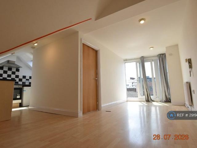 T L House, Luton, LU1 1 bed flat to rent £975 pcm £225 pw