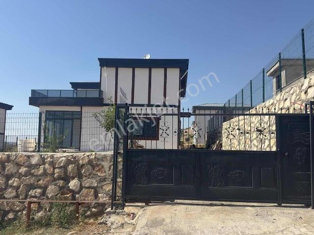 Tıllo Merkez İskanlı Oturuma Hazır Satılık Lüks Villa 1. Etap
