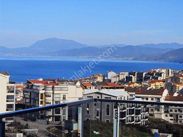 Tırpan'dan Halitpaşanın Gözde Sitesinde 4+1 Deniz Manzaralı
