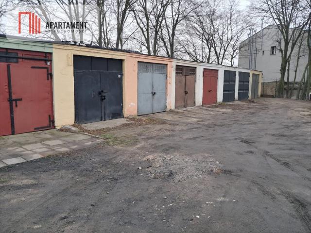Do sprzedania murowany garaż 18 m² z prądem i dostępem 24h