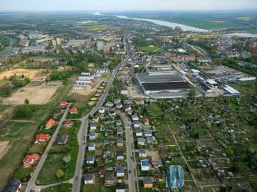 Hala produkcyjno biurowa z suwnicami, 1285 m², Tczew