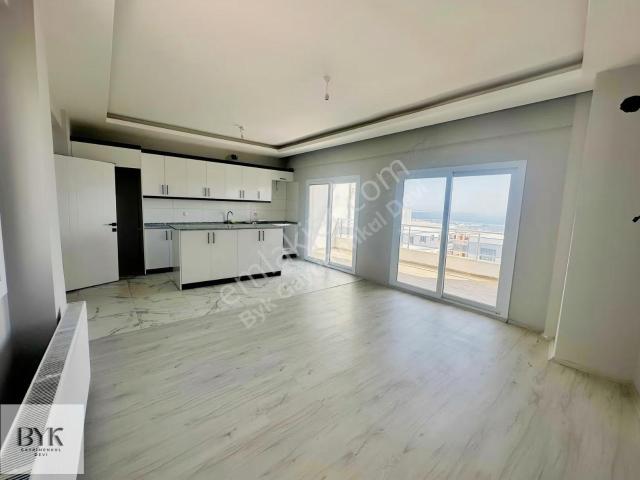 Taşucunda Deniz Manzaralı 3+1 Satılık Daireler