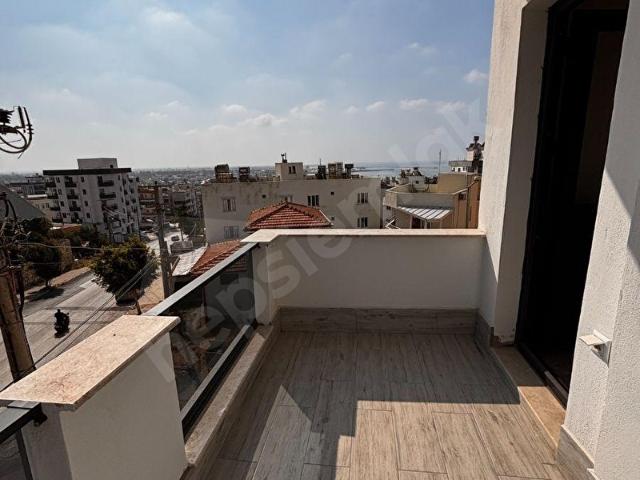 Taşucu'nda Mükemmel Deniz Manzaralı Havuzlu Sitede Satılık 2+1