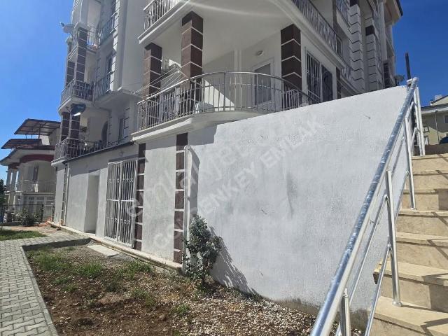 Taşyaka'da Giriş Kat 3+1 Geniş Ve Ferah Daire