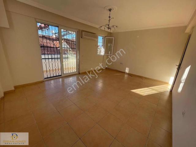 Taşyaka'da Kiralık Klimali, Ayrı Mutfaklı 2+1 Giriş Kat Daire
