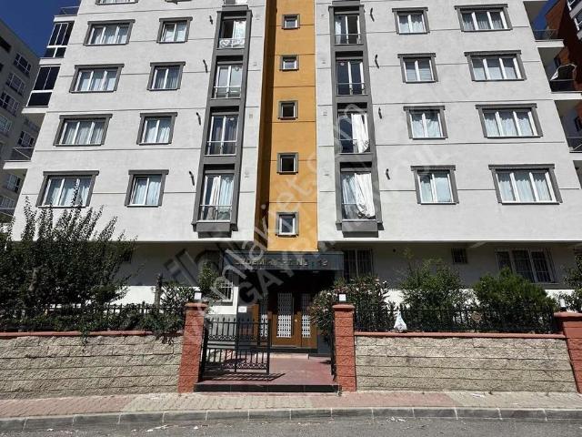 Taşdelen Merkez De 3+1 Geniş Kapalı Otoparkı Olan Kiralık Daire