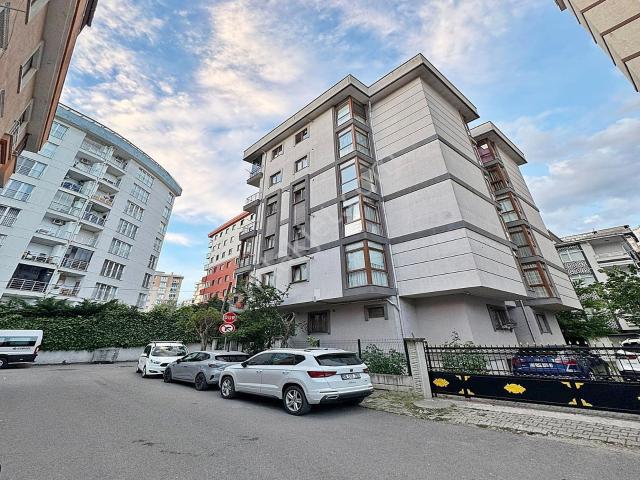 Taşdelen Merkezde Dekorasyonlu Lüks İskanlı 3+1 Satılık Daire