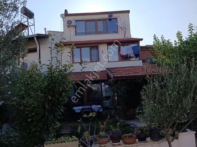 Taş Emlak'tan Cunda Adasında Deniz Manzaralı Villa