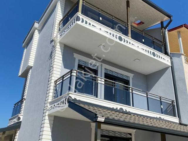 Taş Emlak'tan Plaja Yakın Sıfır Ayarında Villa