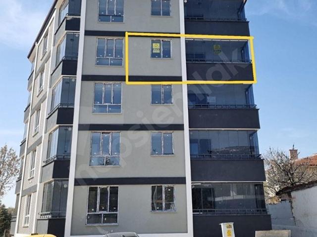 TAŞHAN EMLAK'TAN MERZİFON JANDARMA KARŞISINDA SATILIK 2+0 DAİRE