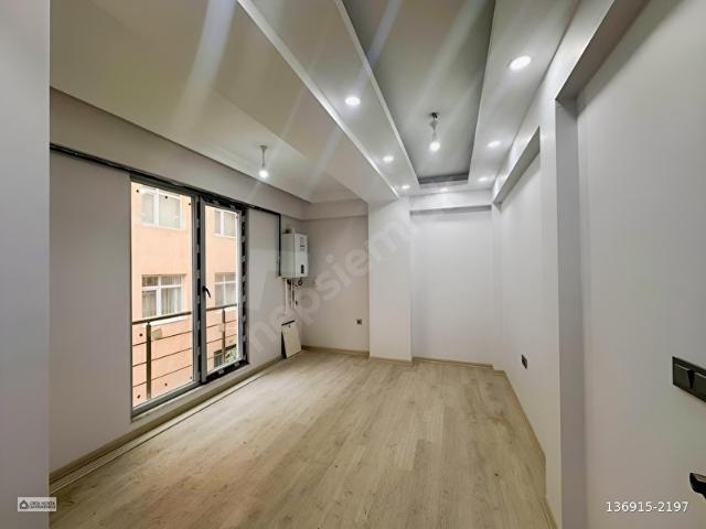 TAŞKÖPRÜ TRAMVAYIN DİBİNDE SIFIR BİNADA FIRSAT 1+1 ARAKAT DAİRE