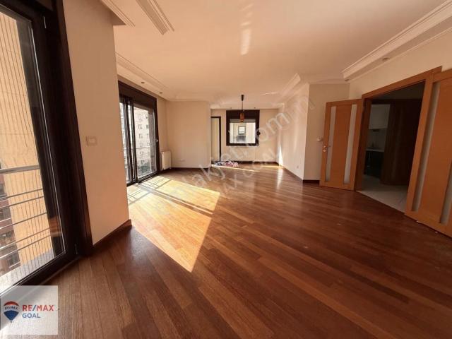 Taş Mektep Sokak 'da Dubleks Kiralık Daire