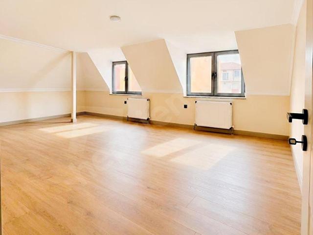 TAŞOLUK MAH 147 M2 ULTRA LÜXS 3+1 YÜKSEK ÇATI DAİRE