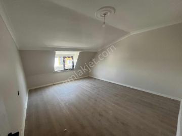 Taşoluk Caddeye Yakın 2+1 Yeni Sistem Çatı Daire