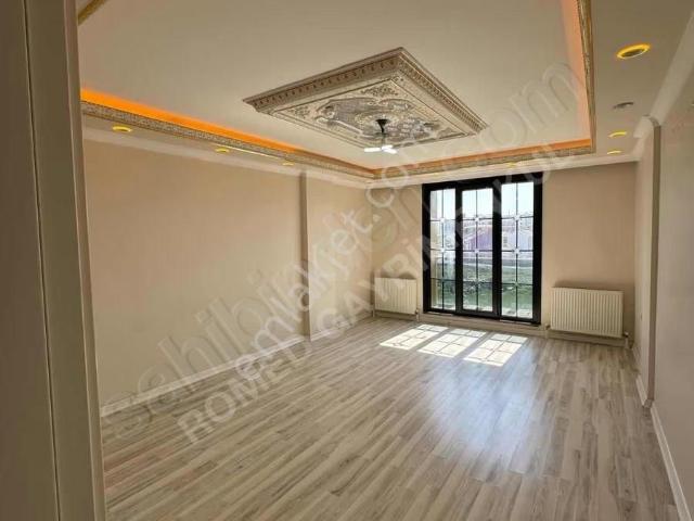 Taşoluk'ta 2+1 110m2 Kiralık Fırsat Arakat Daire