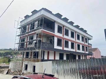 TAŞOLUKTA 2+1 90 M2 YÜKSEK GİRİŞ METRONUN DİBİNDE