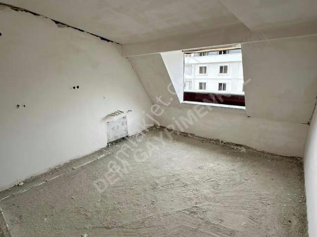 Taşolukta Satılık Çatı Kattı Yine. Sitem 3 + 1 Daire