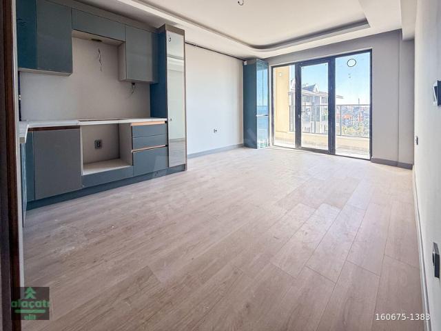 Taşpınarda Satılık 2+1 Daire Sitede Önü Açık, Balkonlu