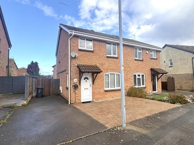 Tamworth Drive, Shaw, Swindon SN5, 3 bed property to rent, £1,300 pcm | PrimeLocation