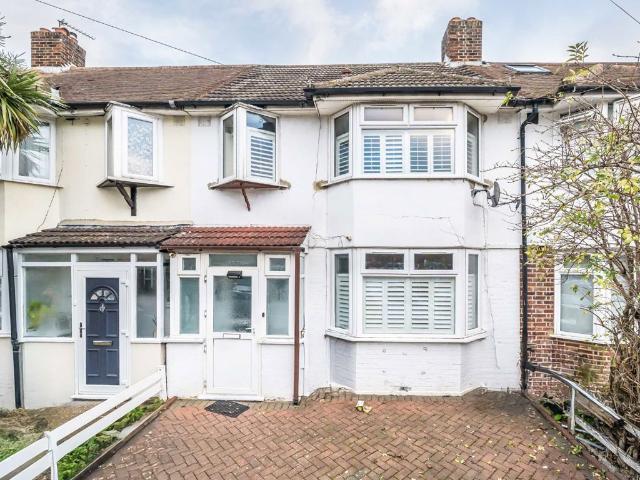 Tamworth Lane, Croydon CR4, 4 bed property to rent, £2,400 pcm | PrimeLocation