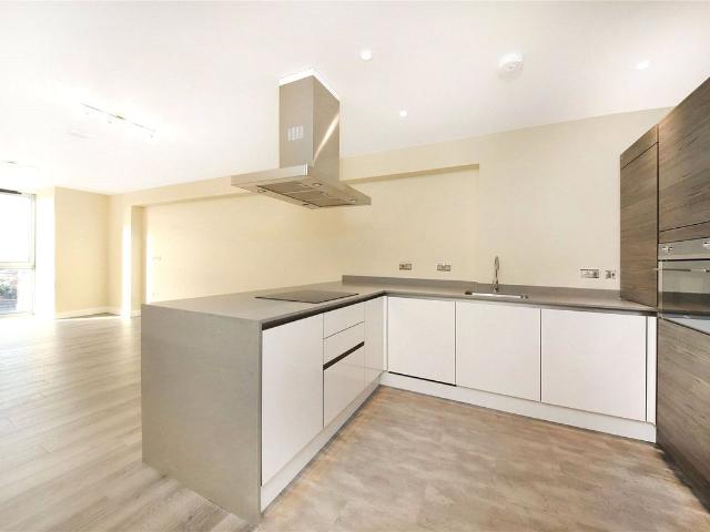 Tamworth Road, Croydon CR0, 2 bed flat to rent, £1,850 pcm | PrimeLocation
