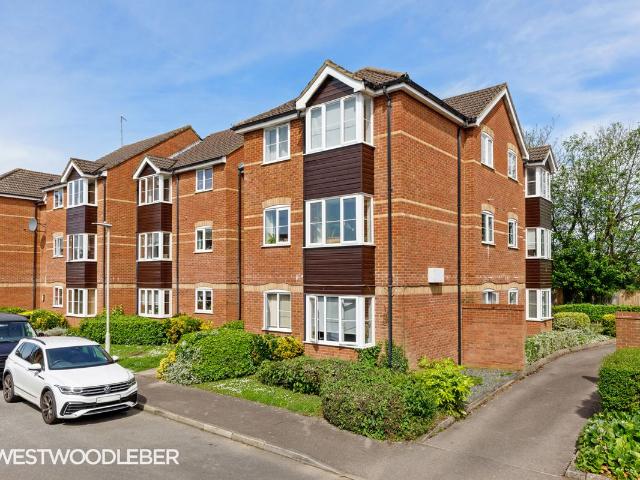 Tamworth Road, Hertford SG13, 2 bed flat to rent, £1,500 pcm | PrimeLocation
