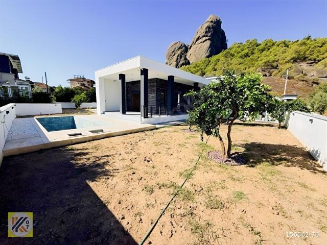 KEMER DE MUSTAKİL YAŞAM 4+1 VİLLA 670M2 ARSA İÇİNDE TEK KATLI
