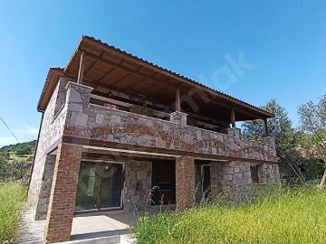 TAMAMI DOĞAL TAŞ İŞÇİLİĞİ İLE YAPILMIŞ MÜSTAKİL 3+1 VİLLA