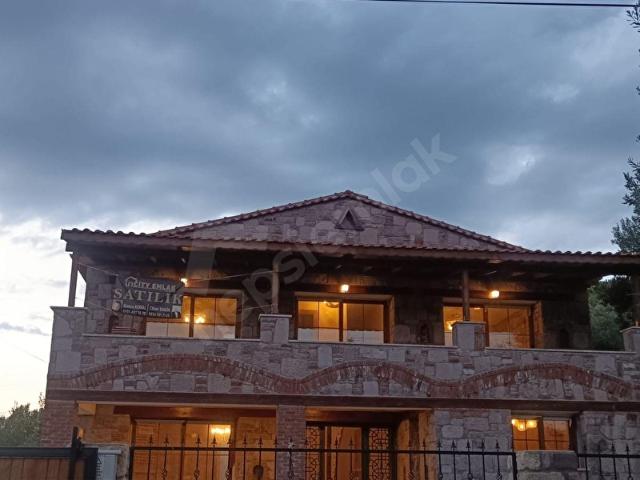 TAMAMI DOĞAL TAŞ İŞÇİLİĞİ İLE YAPILMIŞ MÜSTAKİL 3+1 SIFIR VİLLA