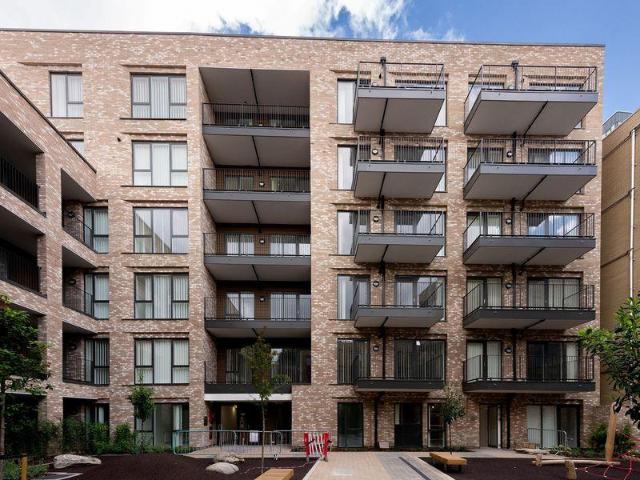 Tamarillo House, Alameda Place, E3 2TQ 1 bed apartment to rent £1,825 pcm £421 pw