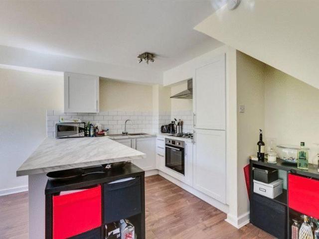 Tamarind Yard, London 2 bed flat to rent £2,750 pcm £635 pw