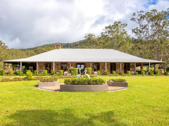 Tamarind Lodge â A Rare 112 Acre Estate of Masterful Craftsmanship