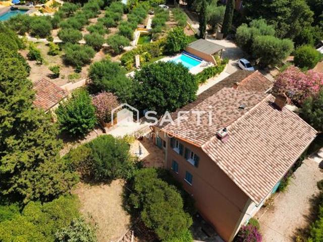 TAMARIS – Bastide de caractère à 150 mètres de la mer, sur la prestigieuse Corniche Michel Pacha