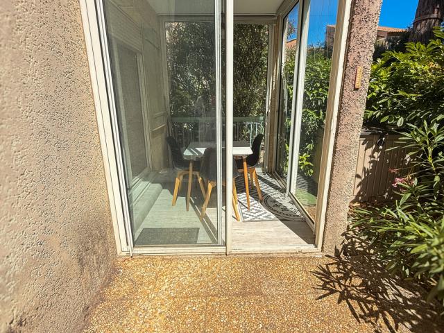 À VENDRE Appartement T2 vendu meublé Loggia + parking TAMARIS