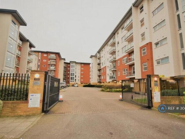 Tamblin Way, Hatfield, AL10 2 bed flat to rent £1,550 pcm £358 pw