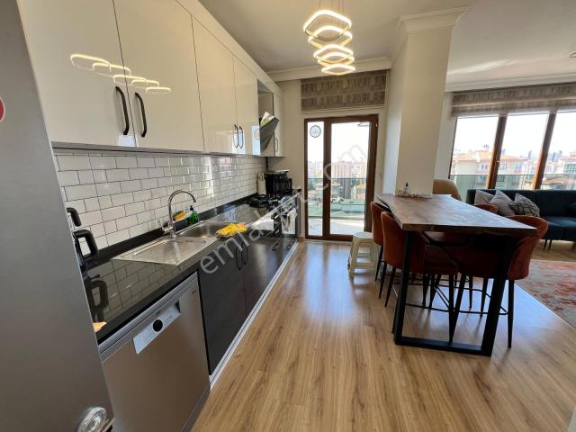 Tamiş'den Kozyatağında Eşyalı Kiralık 13.kat 3 Yıllık Geniş 2+1