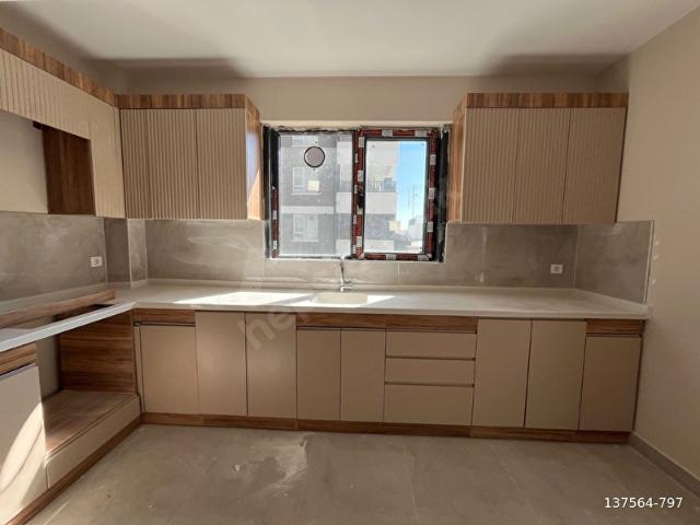 !TAMKOÇDAN SATILIK SIFIR BİNADA KAT KONUMLU 3+1 DAİRE