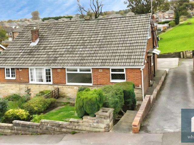 Tanyard Avenue, Oakes, Huddersfield HD3, 3 bed bungalow to rent, £1,250 pcm | PrimeLocation