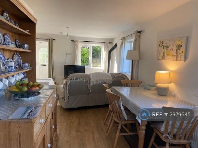 Tan Y Felin, Beaumaris, LL58 3 bed detached house to rent £1,200 pcm £277 pw