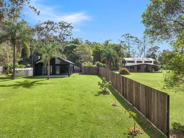 Tanawha Acreage, Two Residences, Industrial Size Shed + Hard Stand Yard With Income!