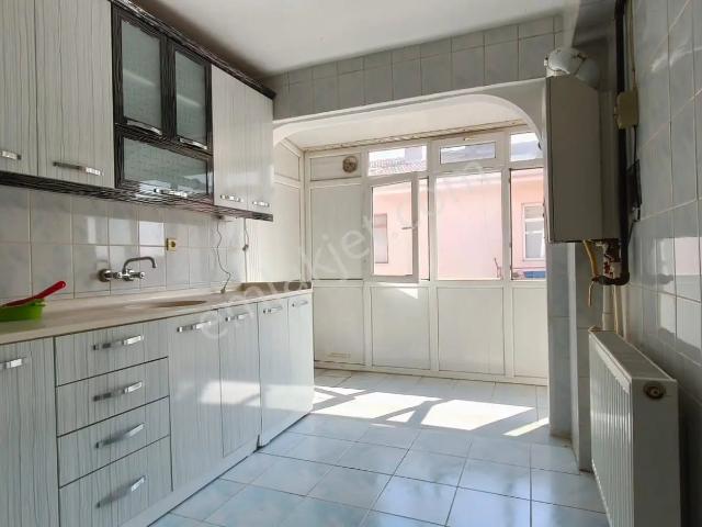 Tandoğan Mahallesinde Salı Pazarına 3+1 Kiralık Daire