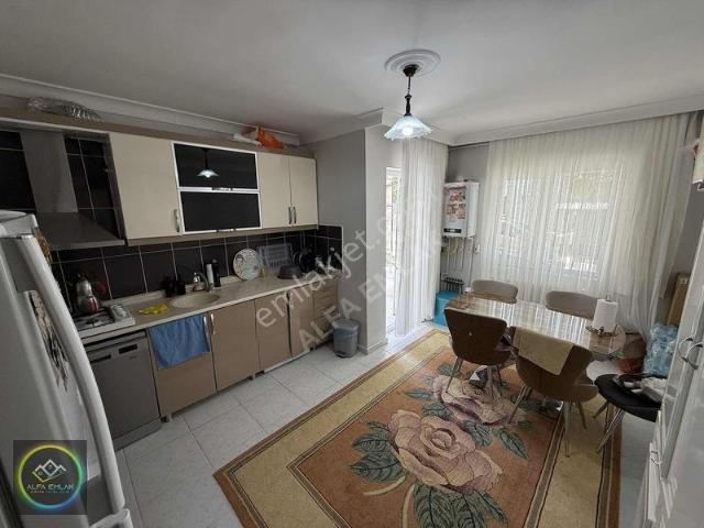 Tandoğan Mah'de 12 Yıllık Yapılı Geniş Ön Cep. 2+1 Satılık Daire