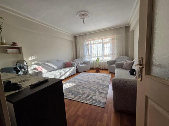 Tandoğanda 3+1 Katta Salon Bağımsız Acil Satılık Daire
