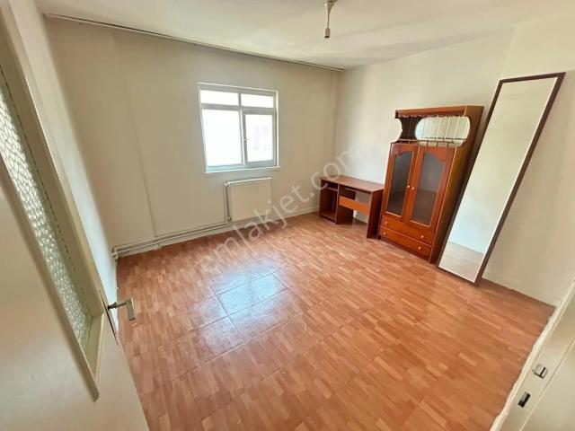 Taner'den Sokullu Cad'de 3+1 Orta Kat Ankara Manzaralı Kombili