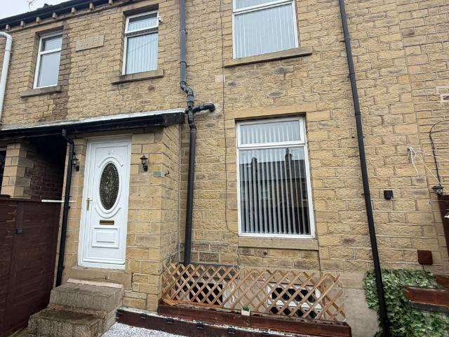 Tanfield Road, Huddersfield HD1 2 bed terraced house to rent £850 pcm £196 pw