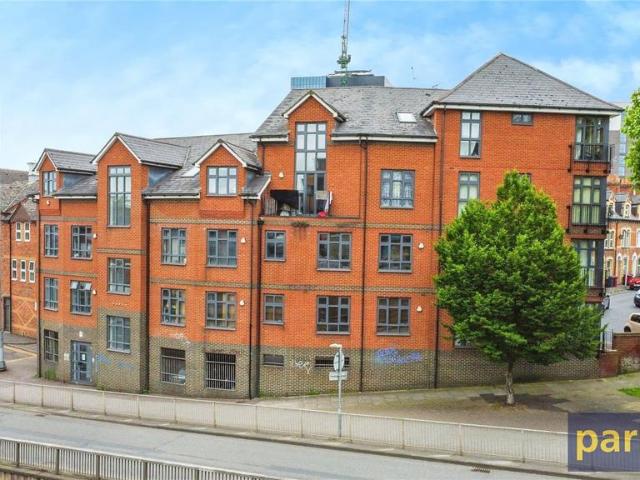 Tanfields, Reading RG1 2 bed apartment to rent £1,500 pcm £346 pw