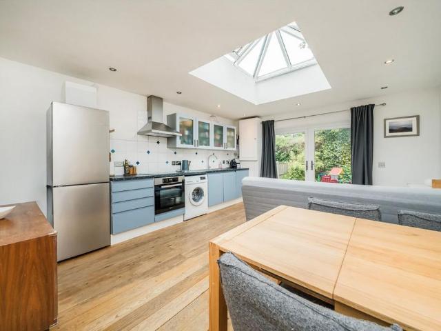 Tangier Road, RICHMOND TW10 Studio to rent £1,750 pcm £404 pw