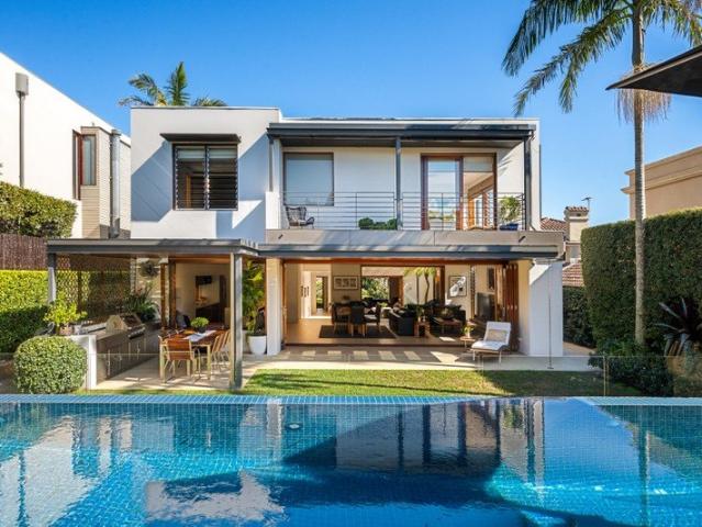 'Tangier' the ultimate family entertainer on Balmoral Slopes views, northern sun & pool