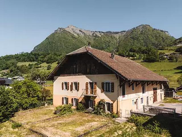 Taninges 74440 Achat / Vente maison 7 pièces t7 au dernier étage